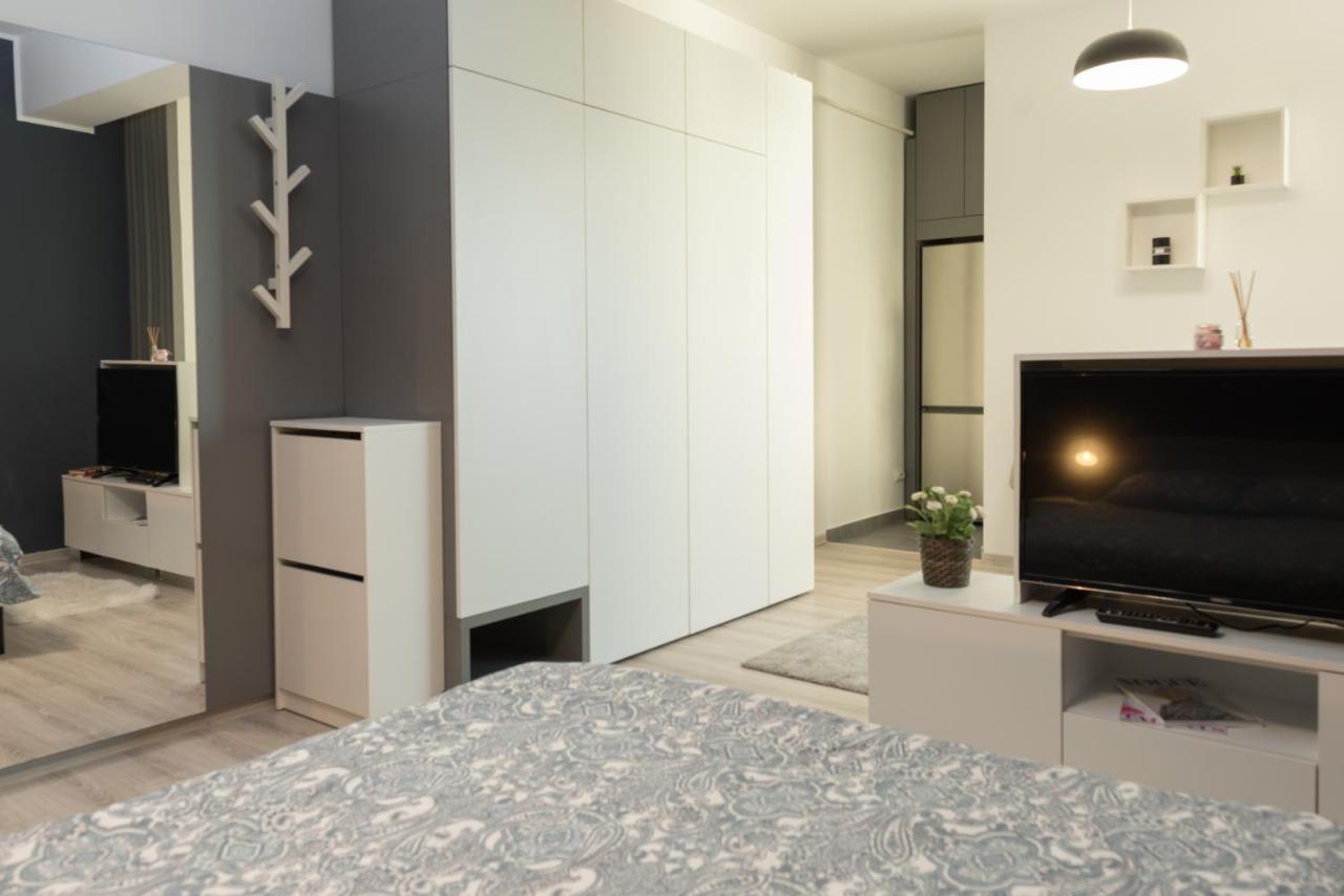 The Chic Minimalist - Apartment Iasi Exterior foto